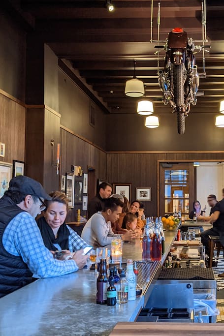 西班牙摩西萨瓦鬼影酒吧尖叫之旅