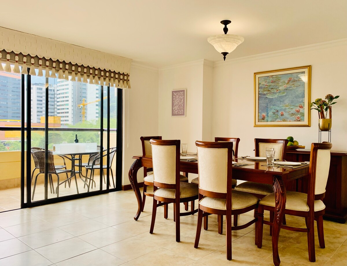 Exclusive 3BD Apt ElTesoro- Poblado