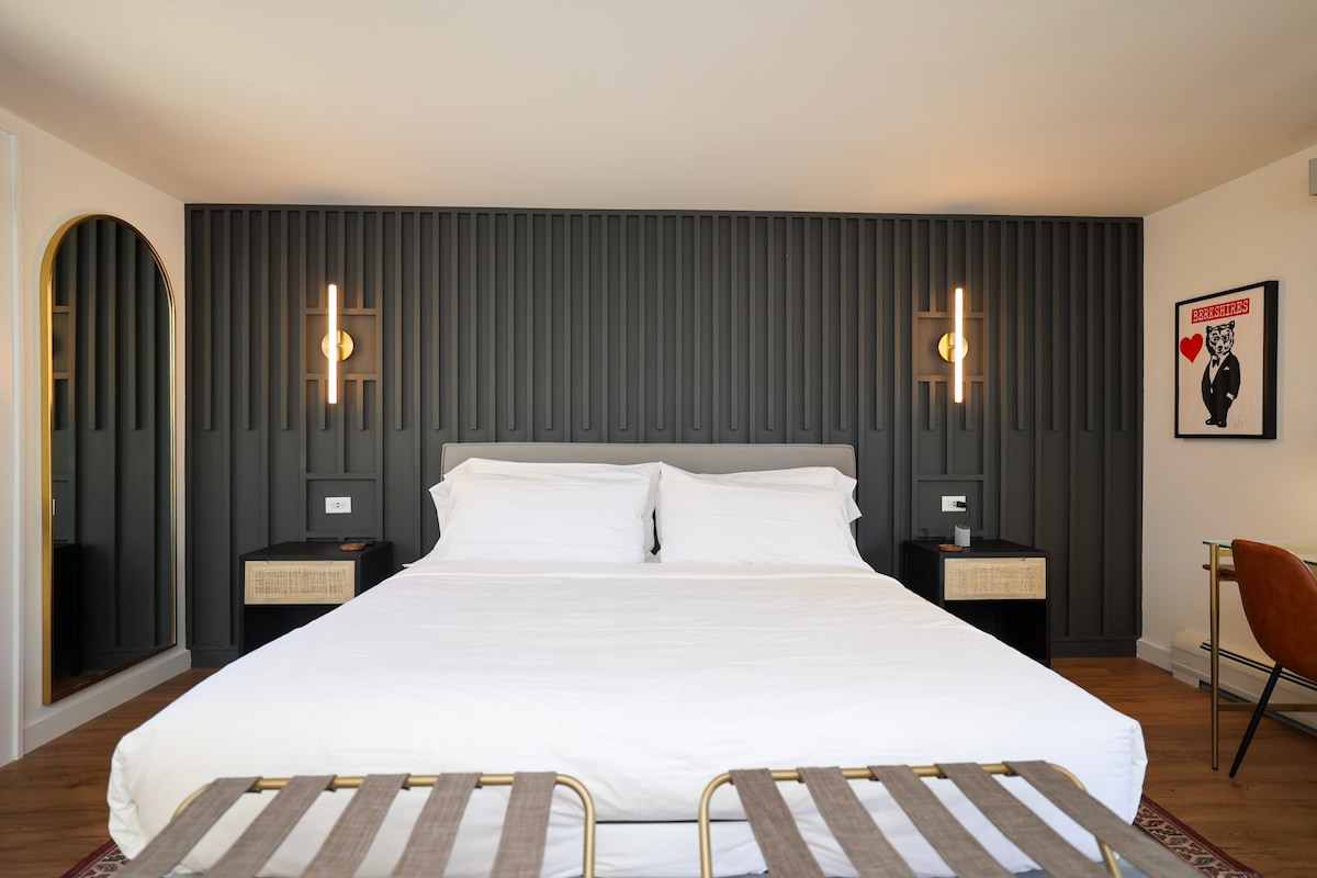 King Bed | Stylish | Wi-Fi | *2m Ski Resort*