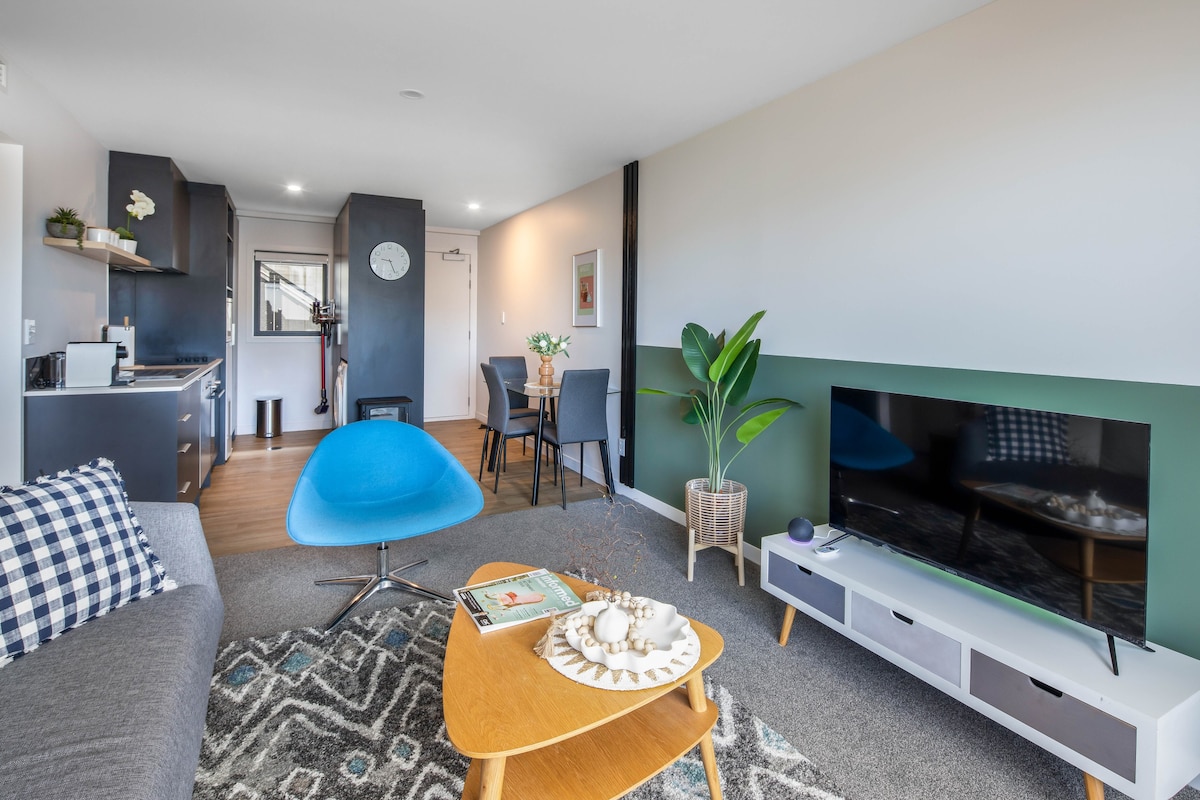 Newtown Tranquility: Spacious 2-Bedroom Apartment