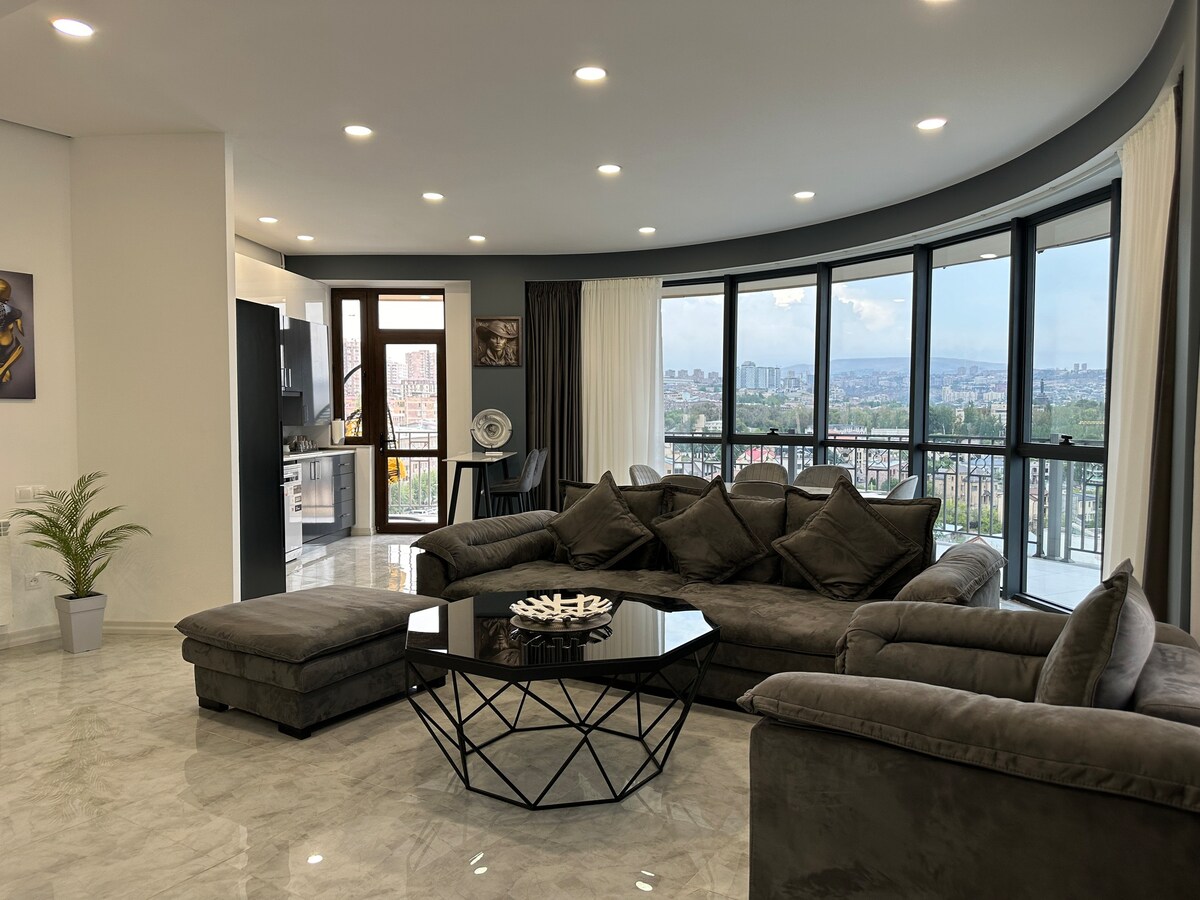 Luxury & Grand Penthouse with amazing view / MM500