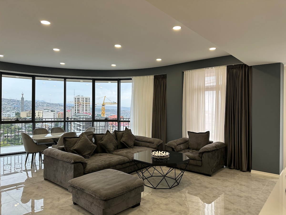 Luxury & Grand Penthouse with amazing view / MM500