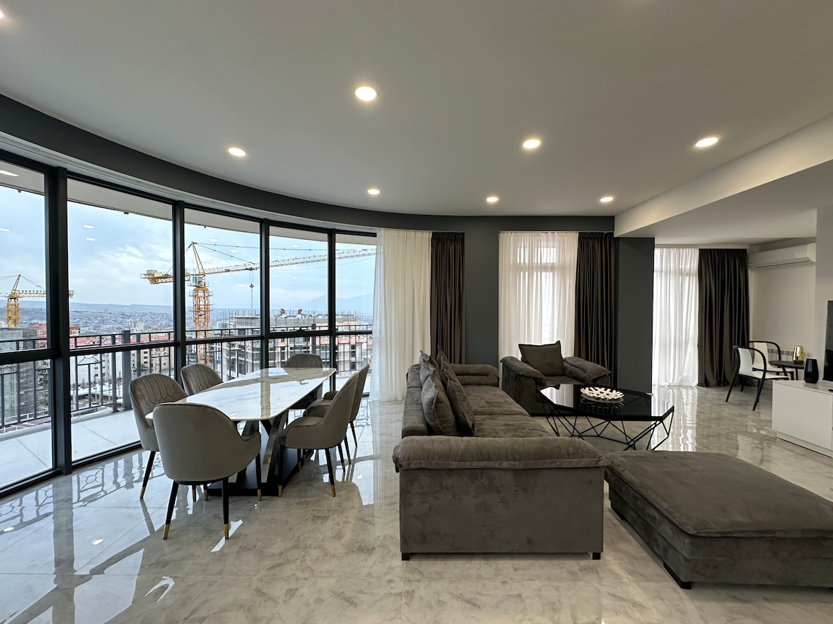 Luxury & Grand Penthouse with amazing view / MM500