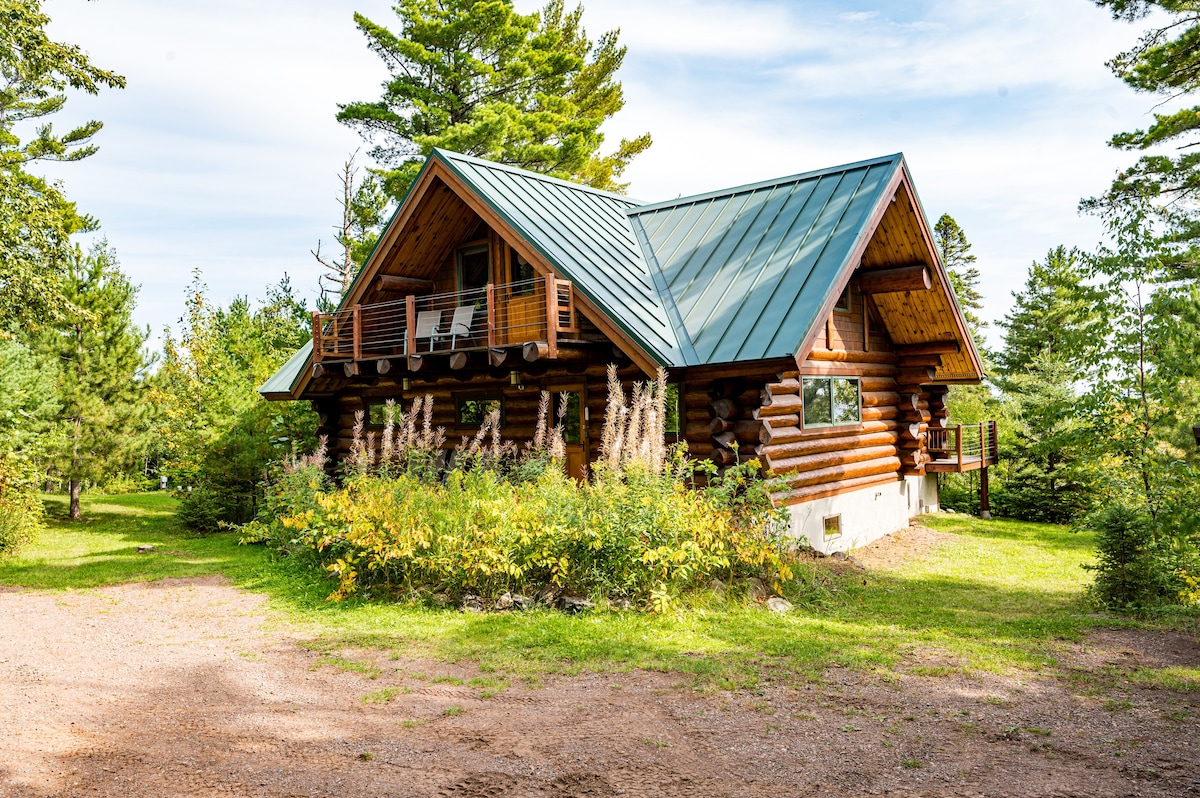Private Log home, Lake Superior view, Near Trails