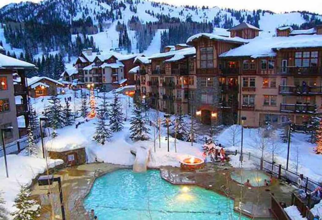 Ski In/Out Hot Tub Gym Sauna Pool Reserved Parking