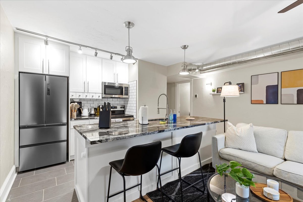 2 Bed Apt -Point Breeze North, Bakery Square