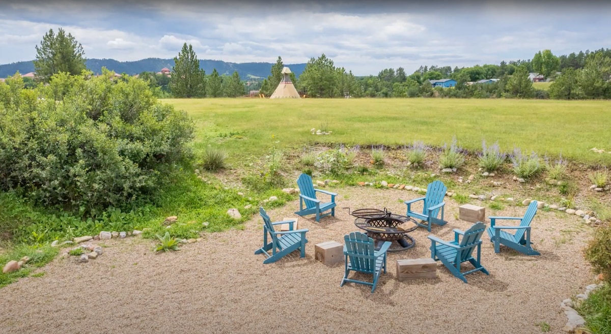 Eagle Tipi Glamping w/ Private Bathroom