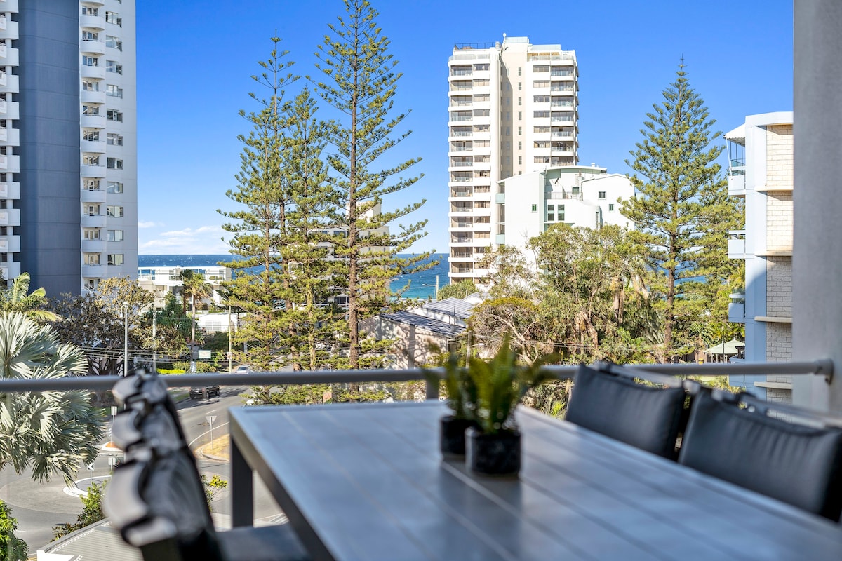 Wings - 2 Bedroom Apartment in Surfers Paradise