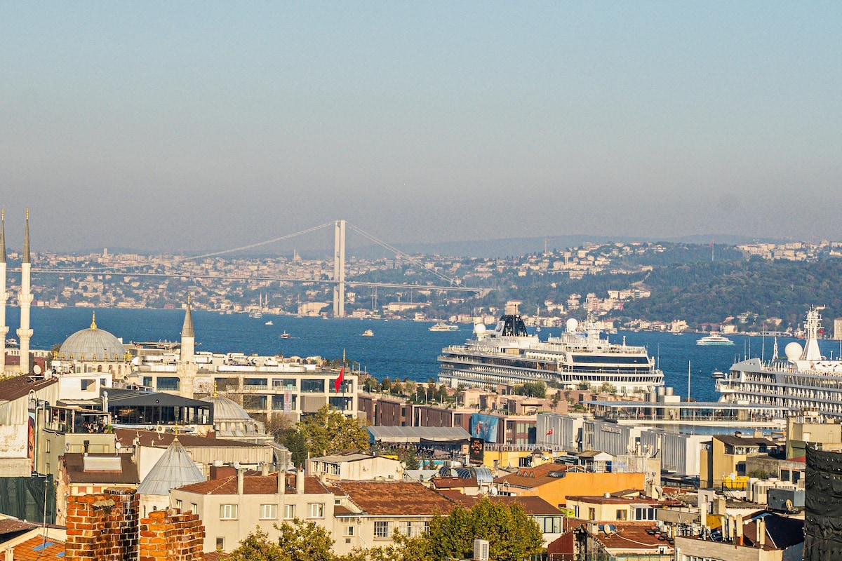 Million Dollar view apartment next to Galata Tower