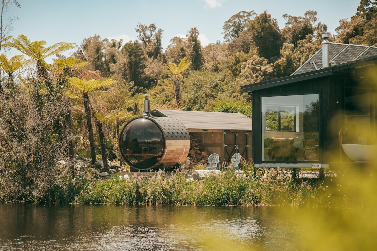 Luxury Wilderness Cabin on Private Lake