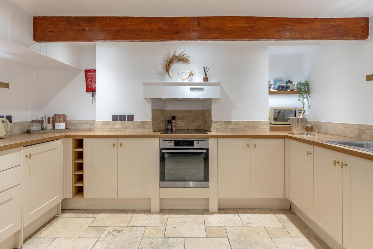 The Old Crescent Bakery - 4 Bedroom House in Bath