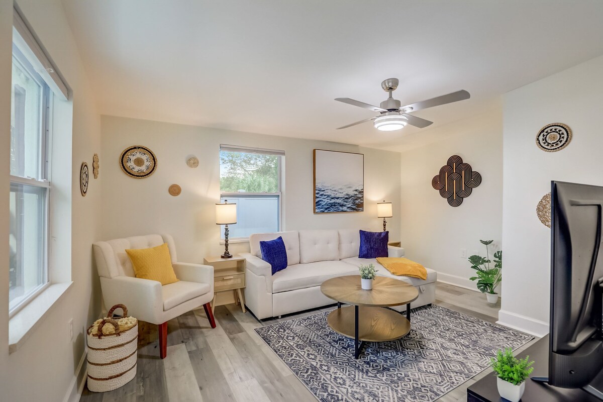 Remodeled Bungalow, Near Anna Maria Island & IMG