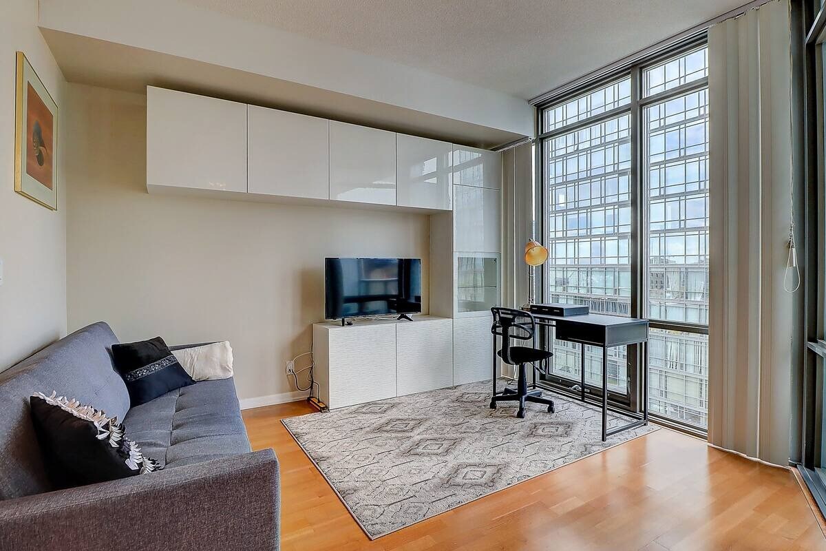 Bay Street One Bedroom Apartment