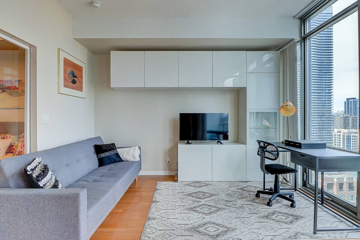 Bay Street One Bedroom Apartment