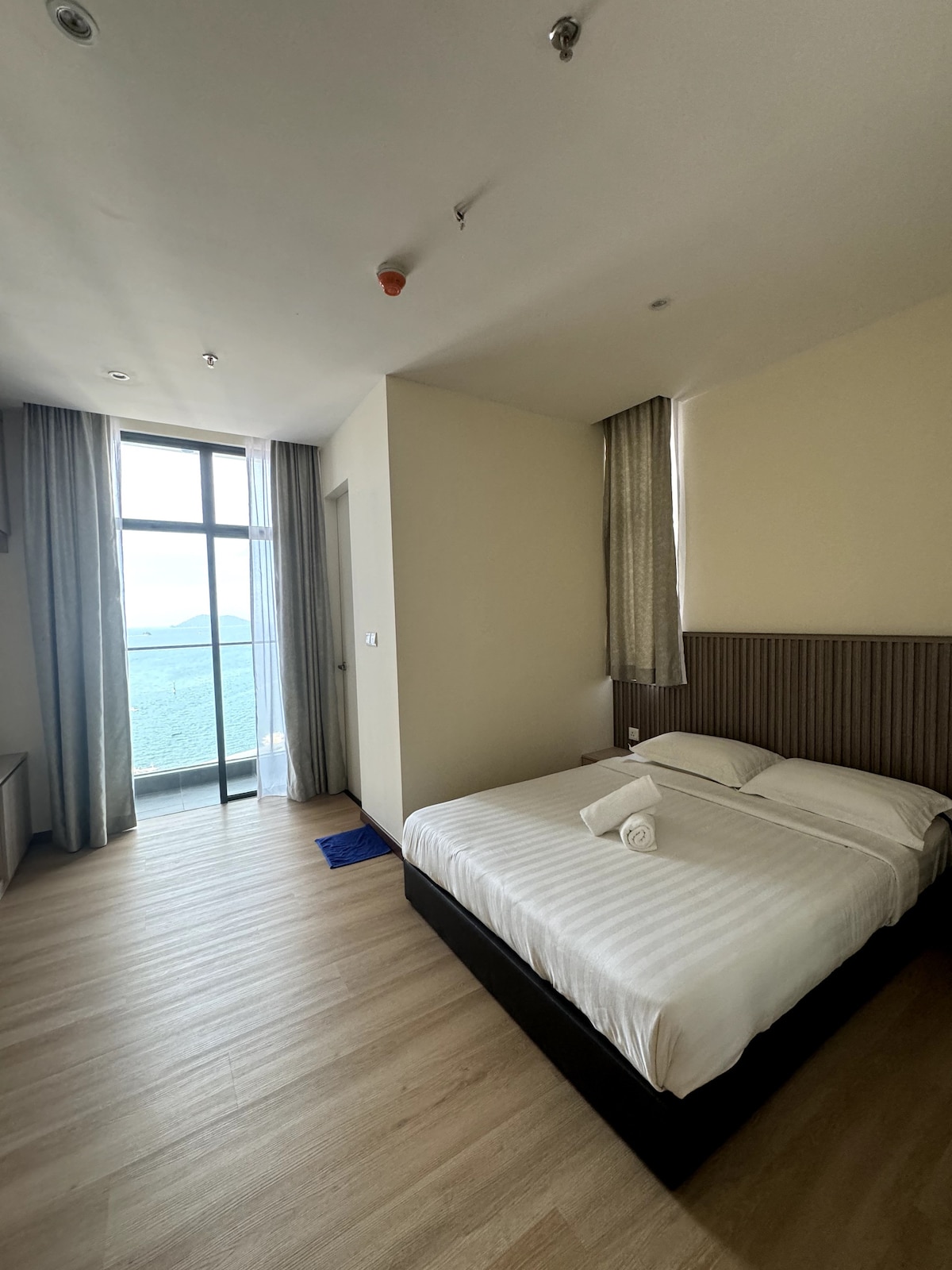 The Shore Kota Kinabalu Honeymoon Suite by SH.z