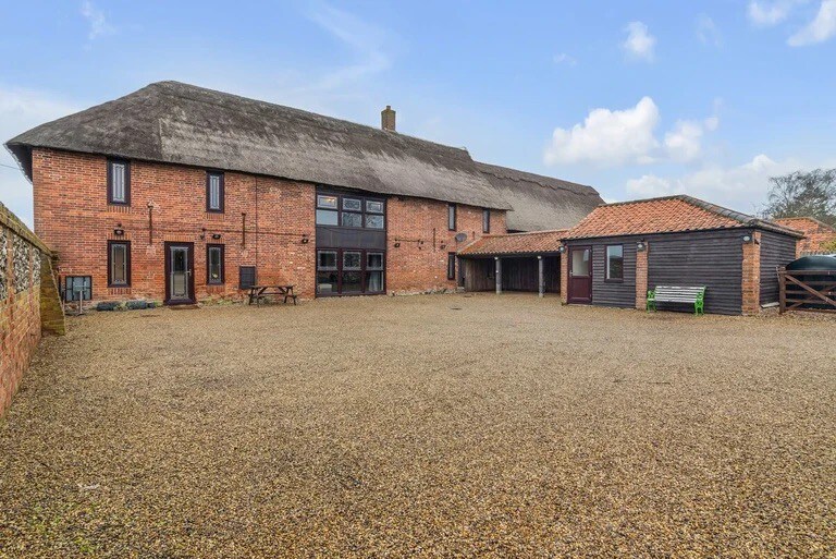 amazing barn conversion with hot tub m