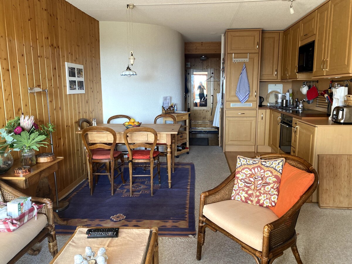 Spacious holiday flat on the Jura balcony