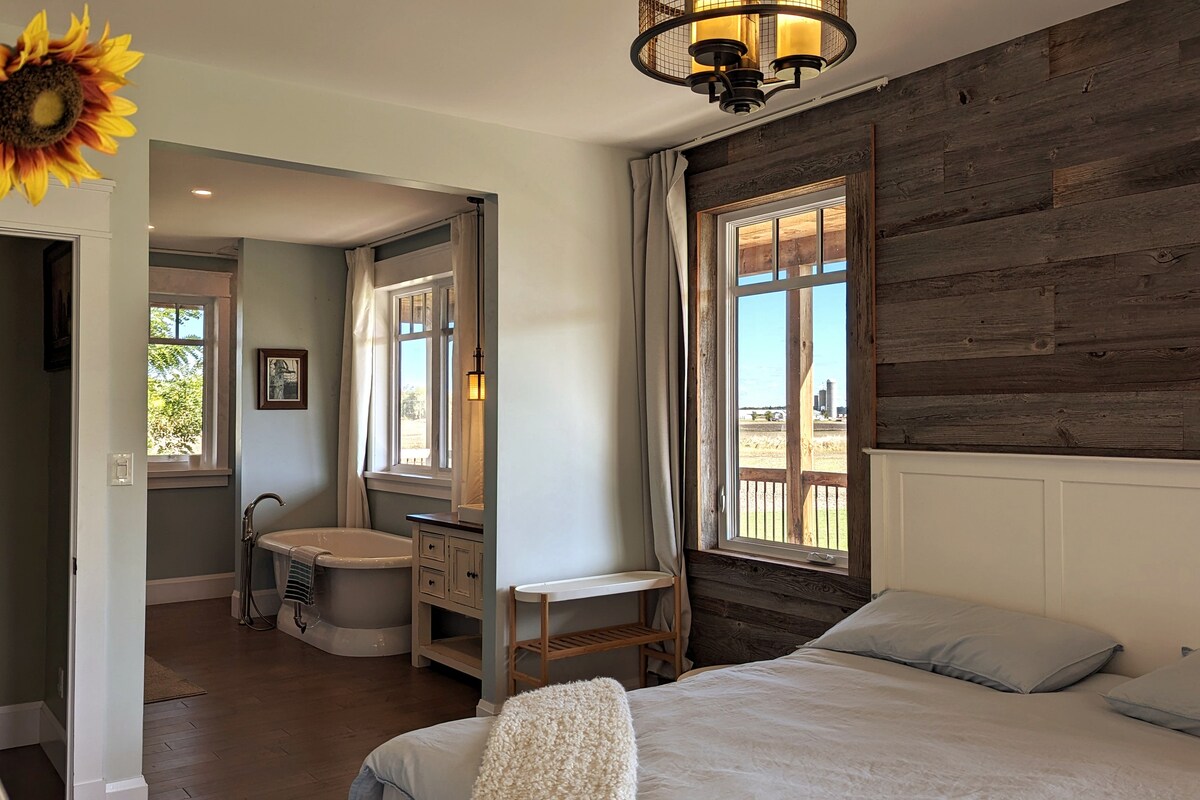 Master Suite Retreat in Niagara