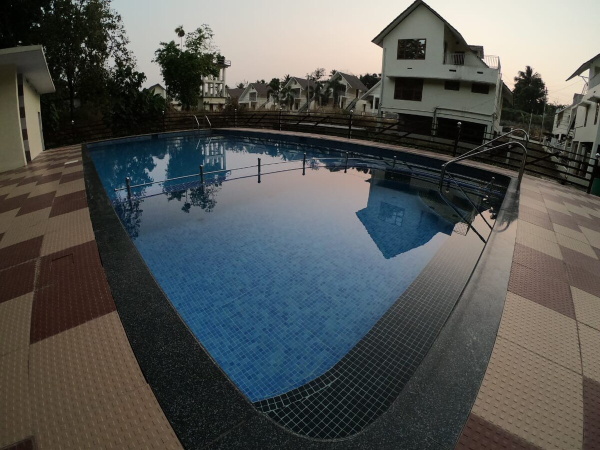 Amazing two 3bh pool villa Athirappilly