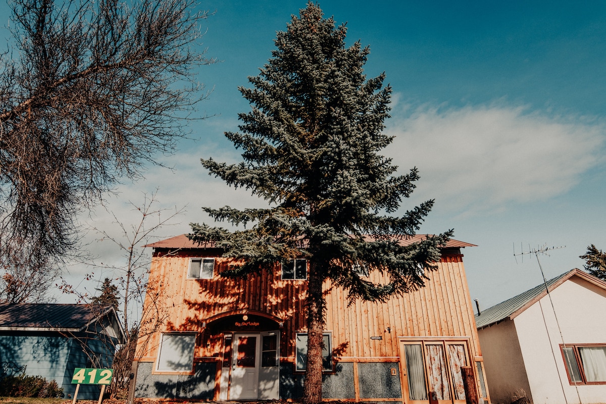 Big Sky Lodge - Hot Springs:       3-Bedrooms