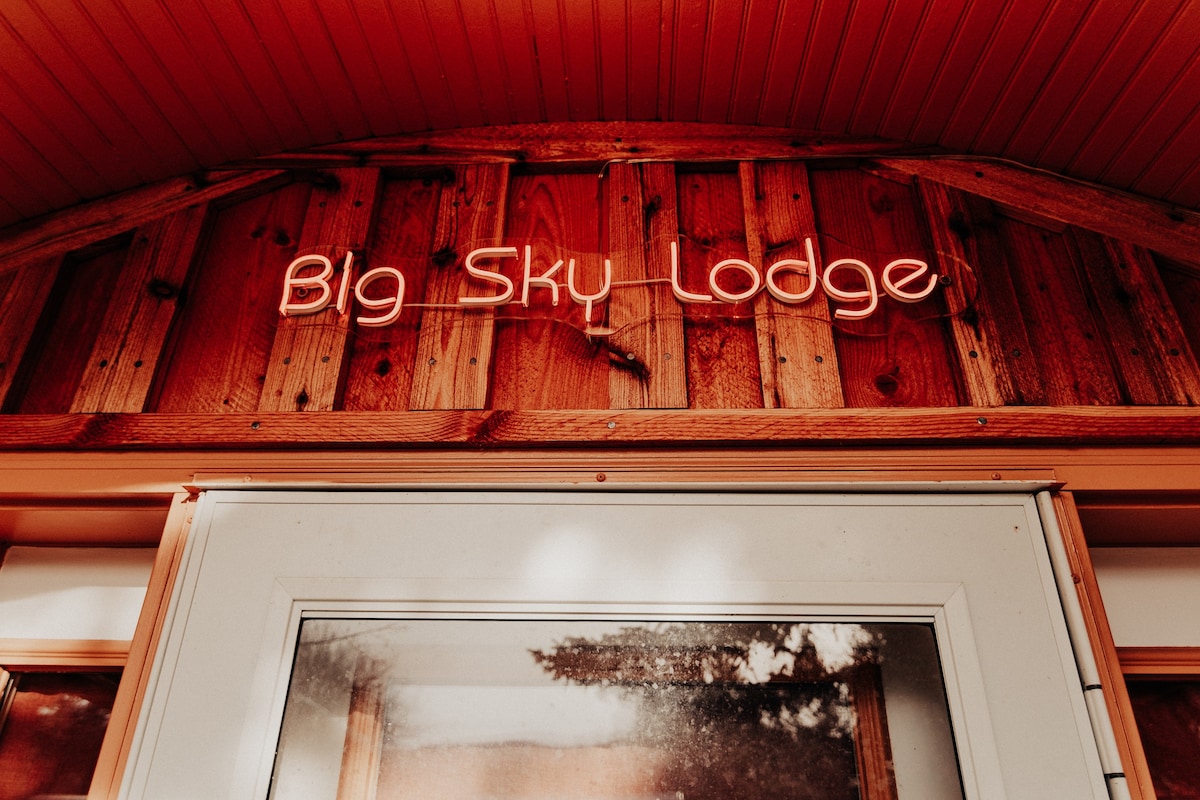 Big Sky Lodge - Hot Springs:       3-Bedrooms