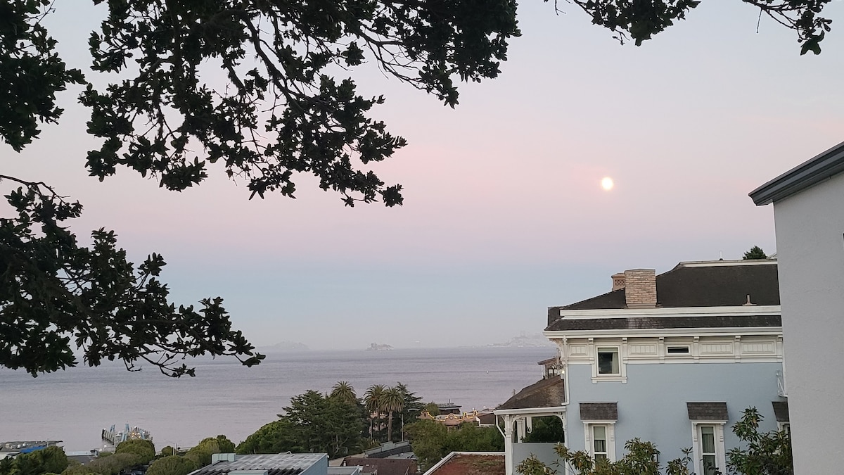 Gorgeous Sausalito Two-Bedroom