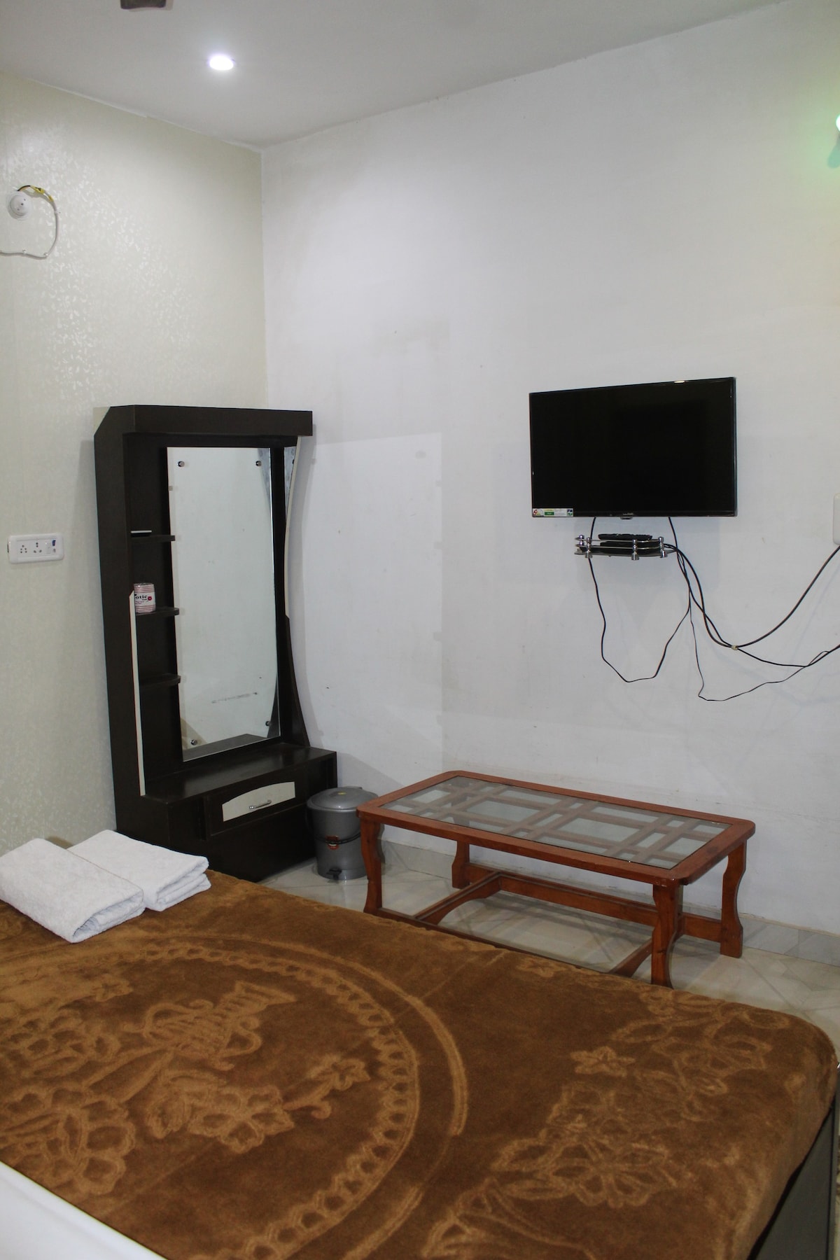 2 Comfy Rooms in Best BnB Orchha