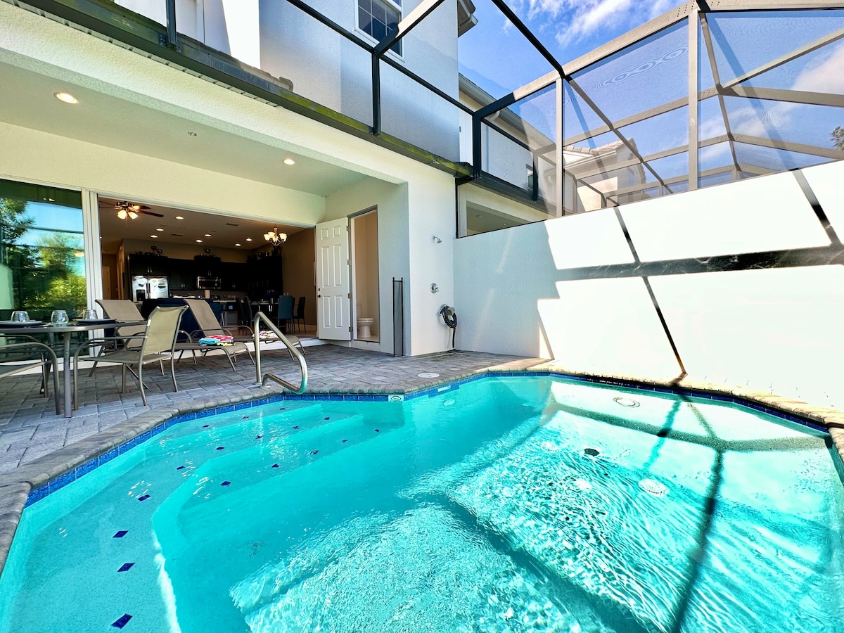 Wowee! 2 Pools + Gym Near Disney!