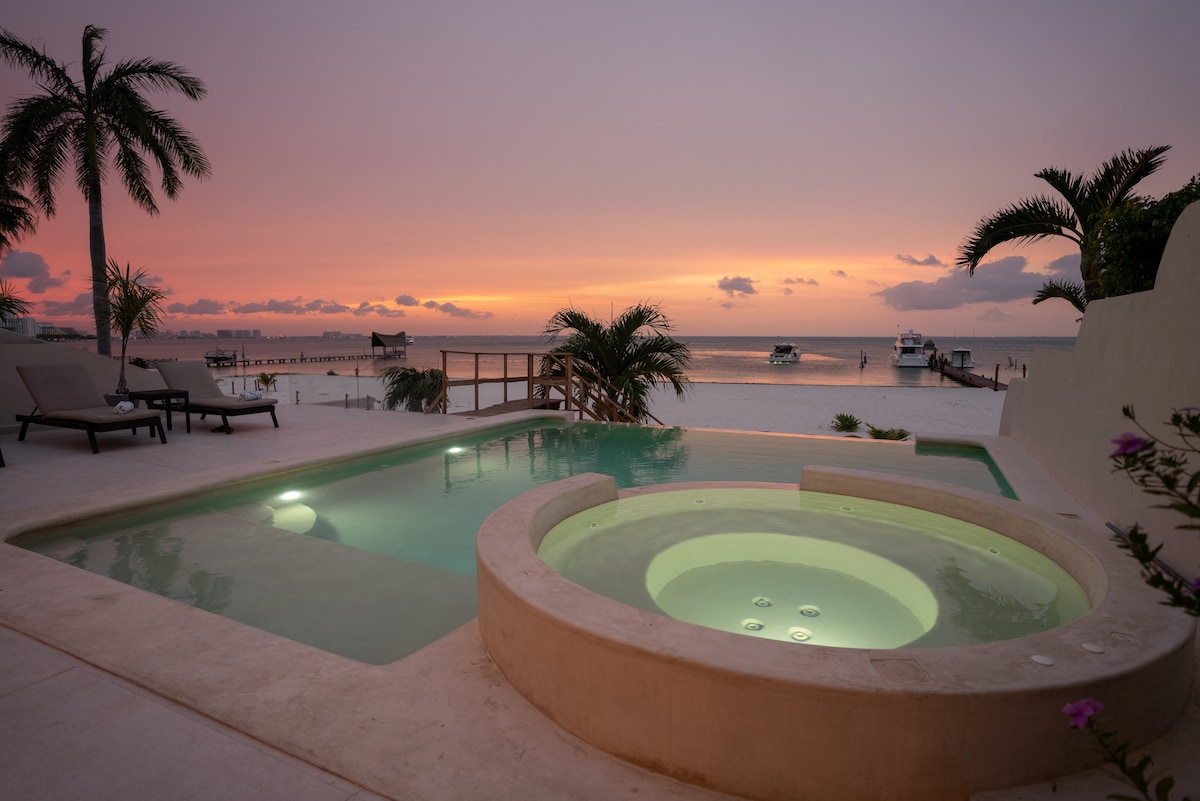 Captivating Beachfront Villa w/ Infinity Pool
