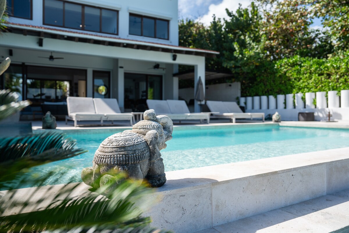 Luxury Beachfront Hotel Zone Villa w/ Private Pool