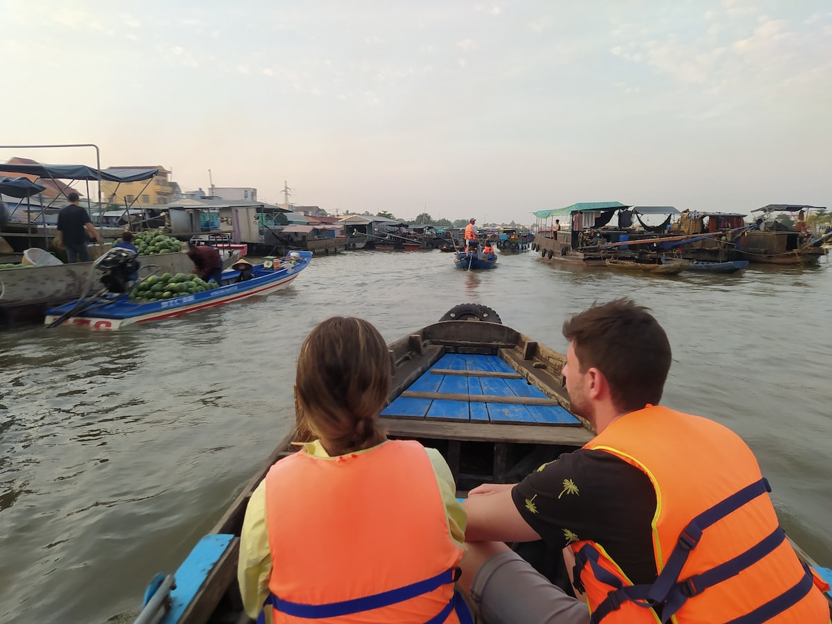 Floating market package (tour+accommodation)