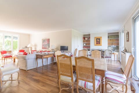 House with 5 bedrooms and garden