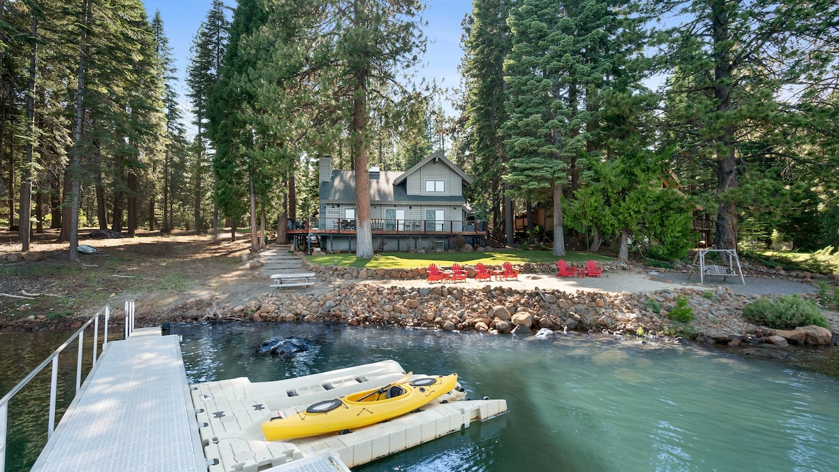 Cozy Lakeside Cabin