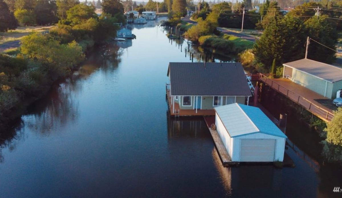 Puget Island Floating Home