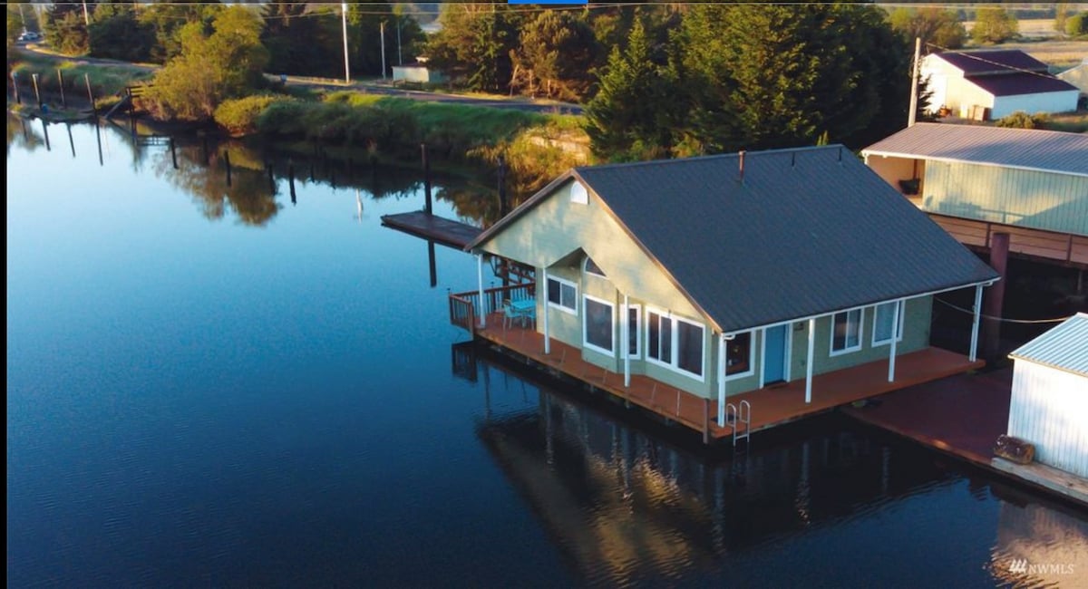 Puget Island Floating Home