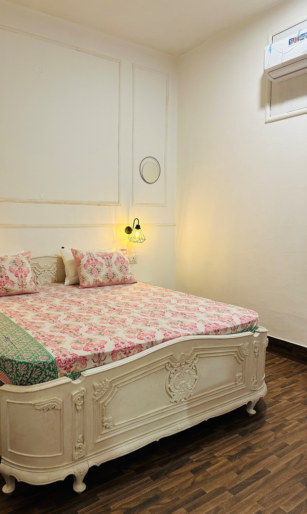Cutest 2bhk in *City Center* Gwalior Town!