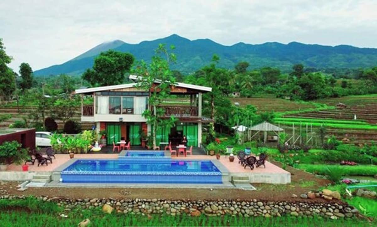 Vacation House good for upto 20 with infinity pool