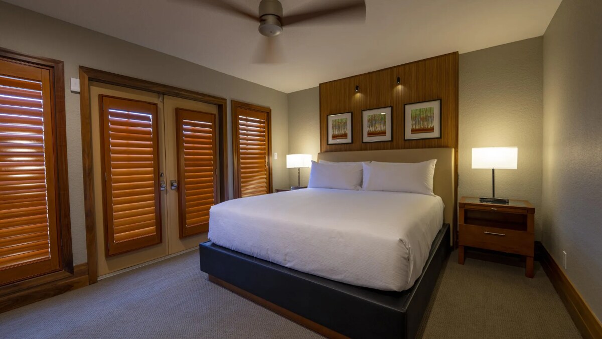 2-Bedroom Villa with Golf/Water Views w/ADA Access