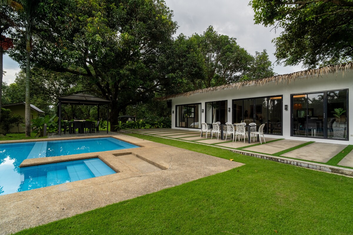 3BR villa with private pool