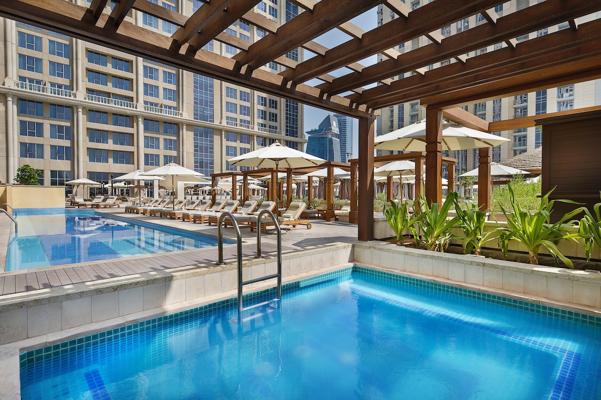 Luxury King G Suite- All-Inclusive in Al Habtoor