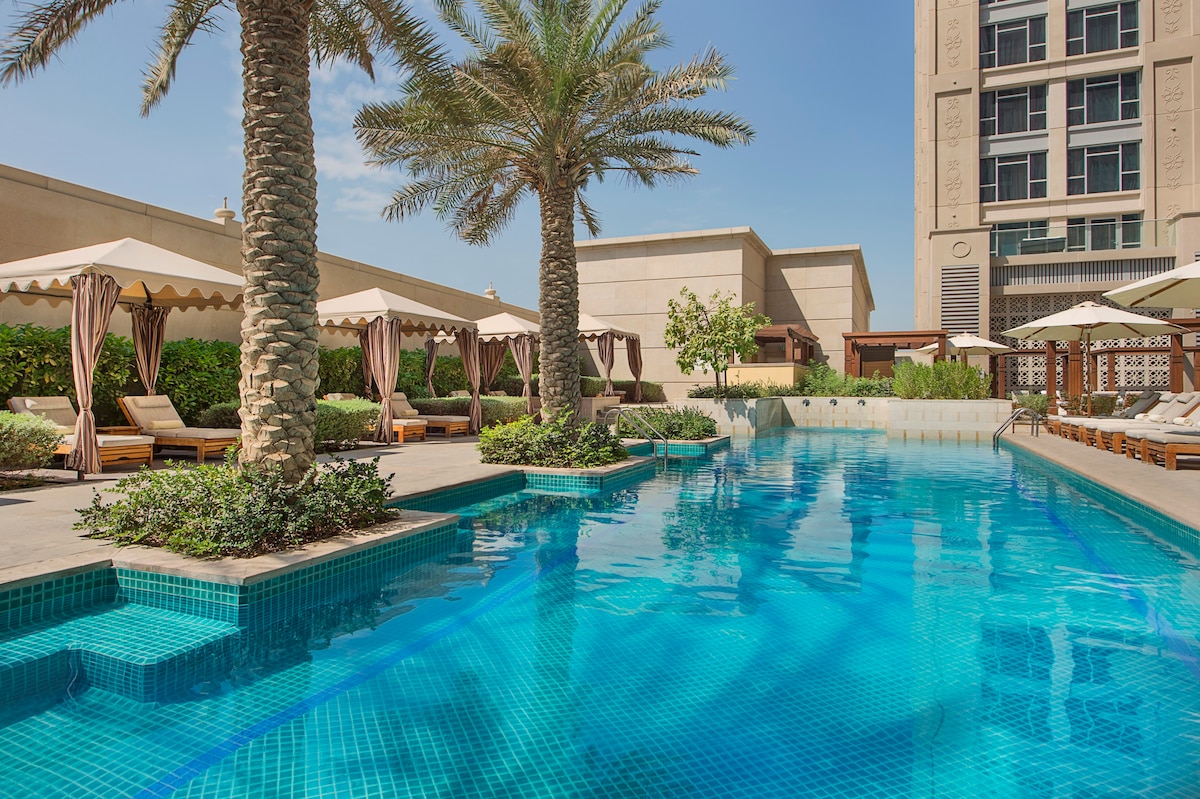 Luxury King G Suite- All-Inclusive in Al Habtoor