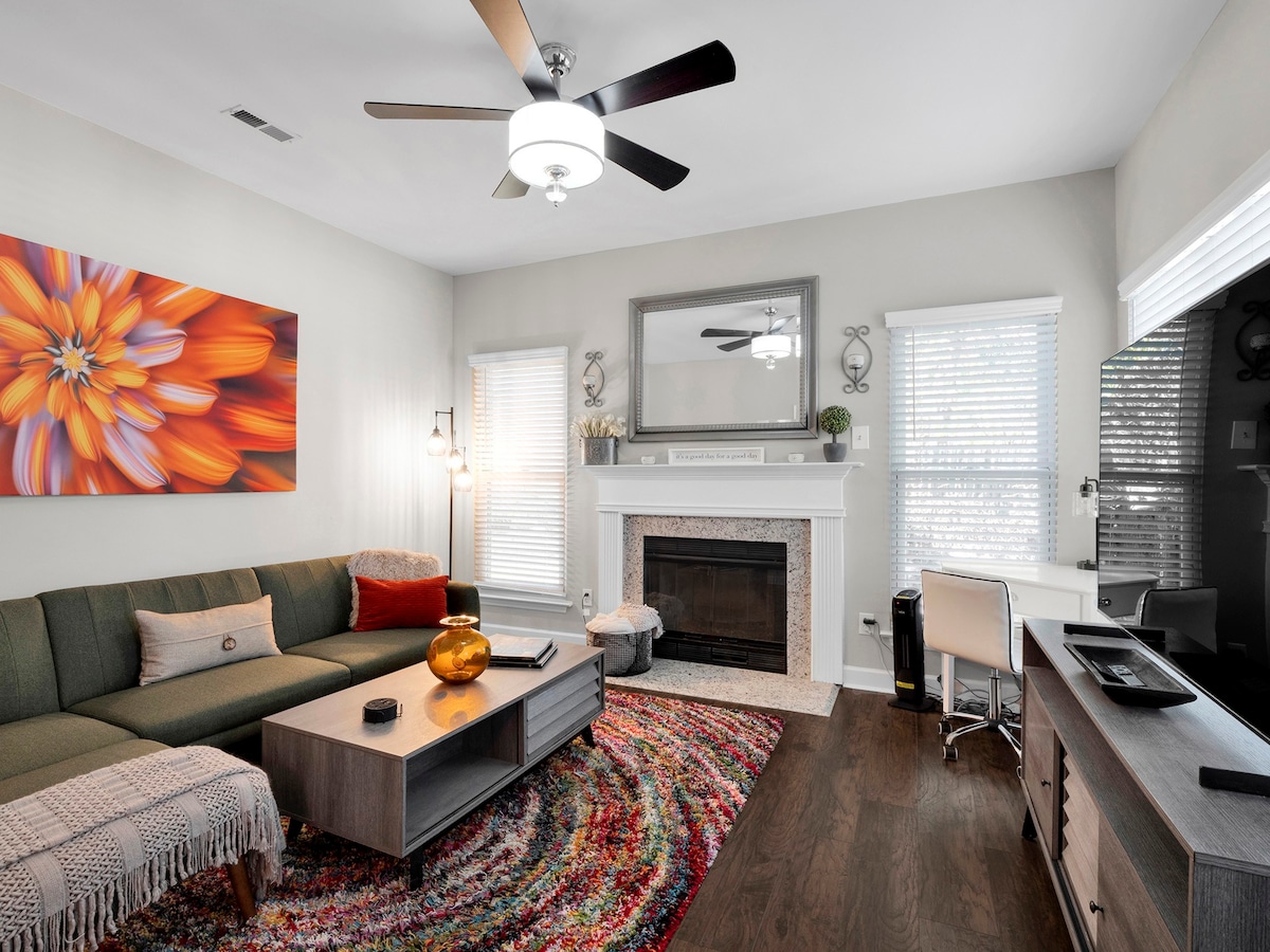 King Bed| 15 Mins to Uptown Charlotte| Fast Wi-Fi
