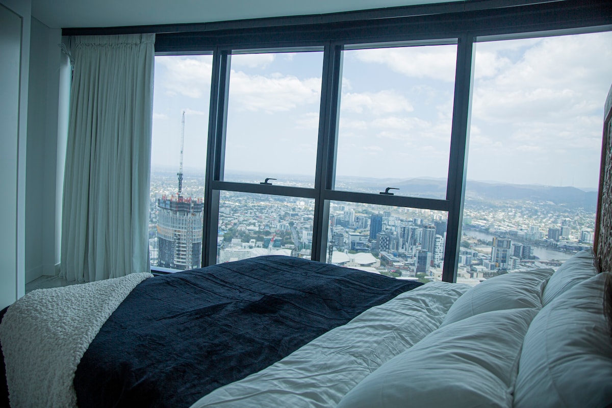 Private Bedroom (I) above the clouds
