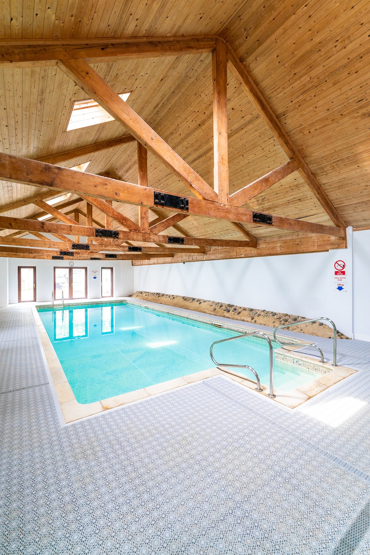 Country Cottage & indoor pool, near Bath