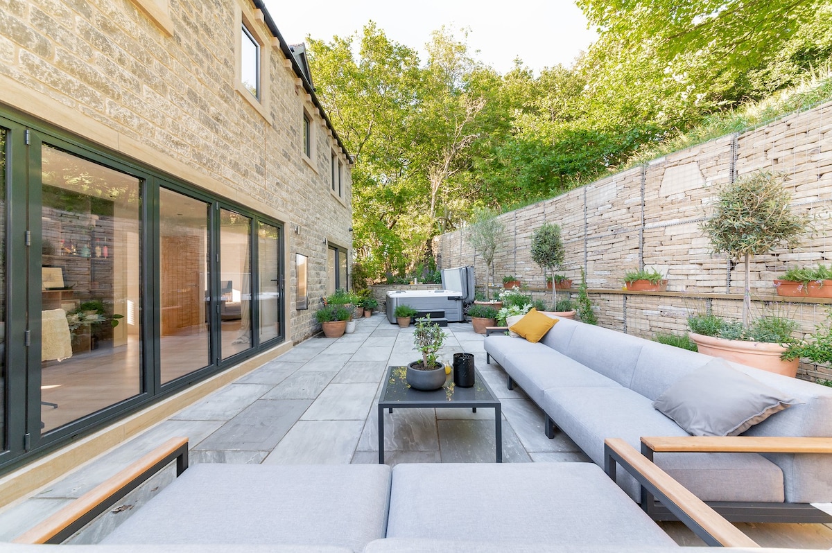 Stylish space in the heart of the Holme Valley