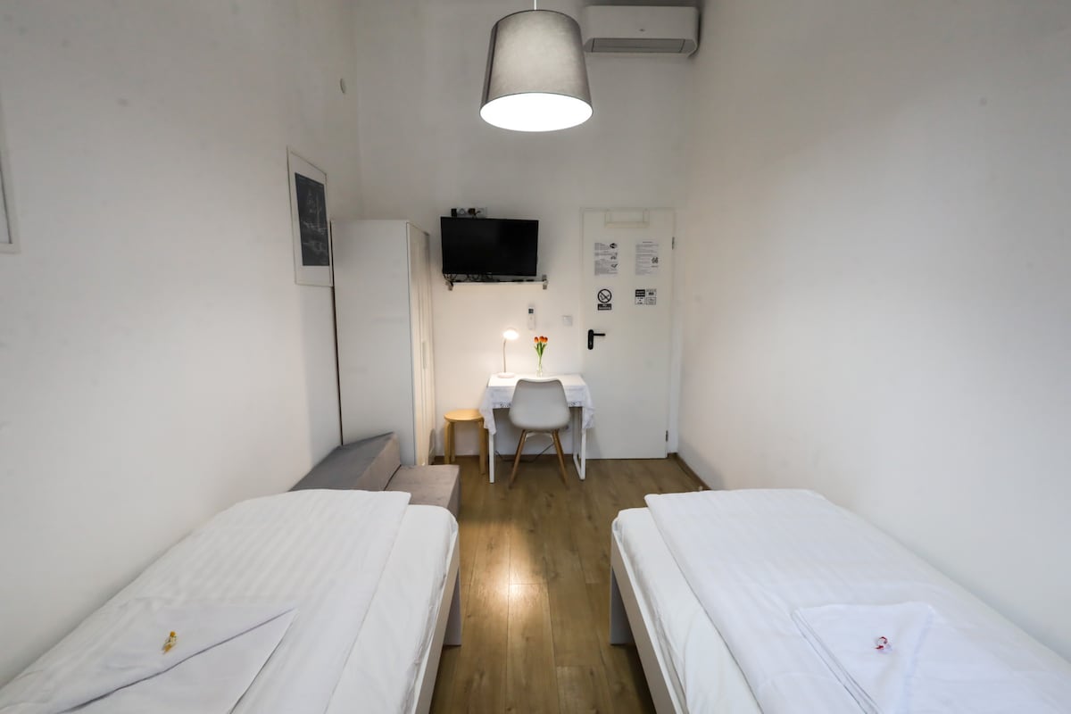 Pest-port apartment room-3 privite bedroom
