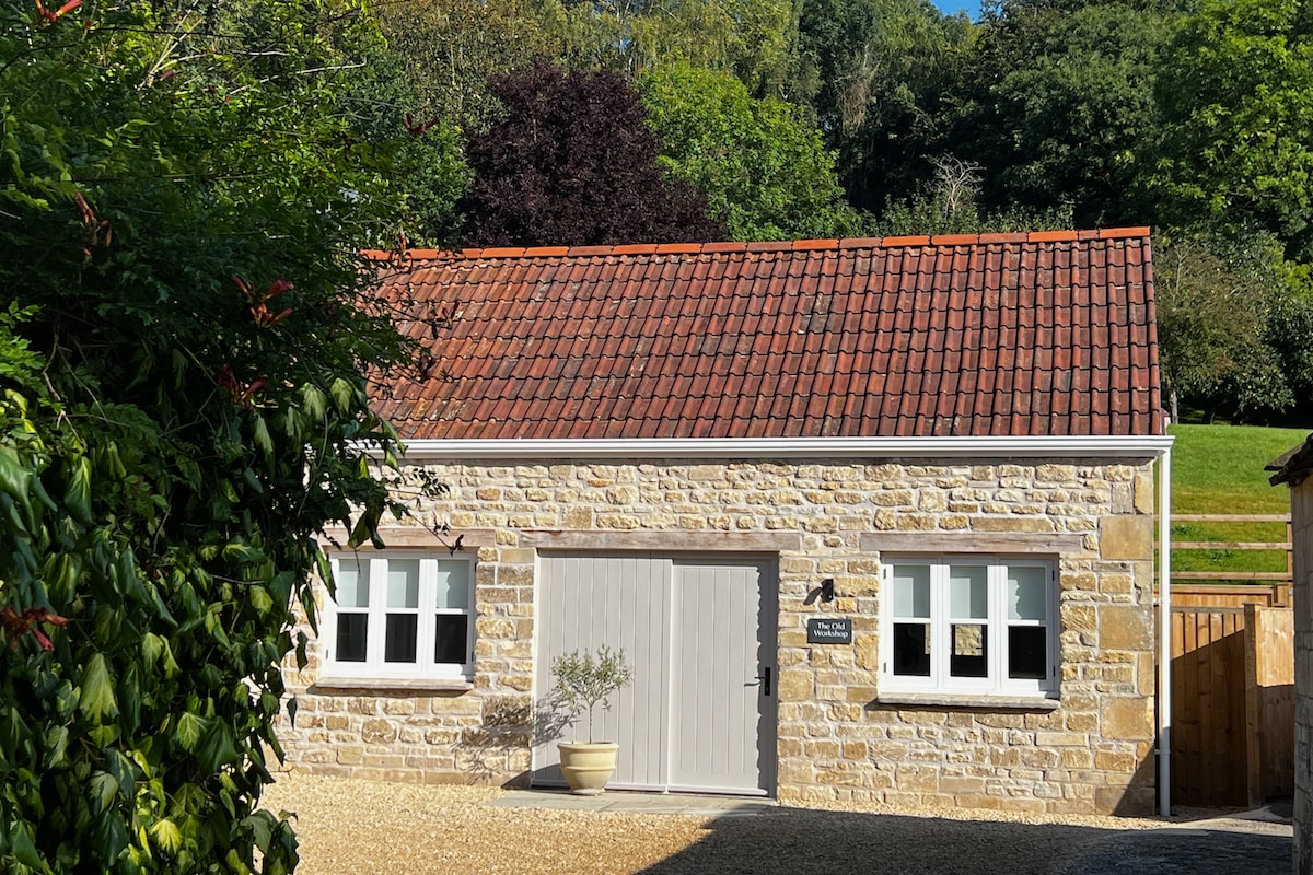 5* Cosy Country Cottage near Bath | EV Charger