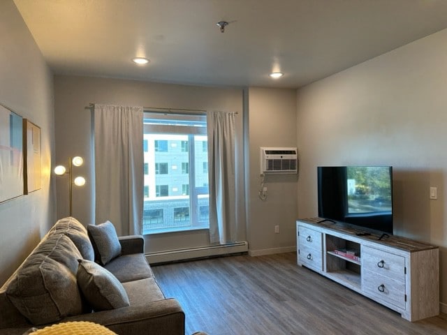 Beachy 1 Bed - Downtown GF (11)