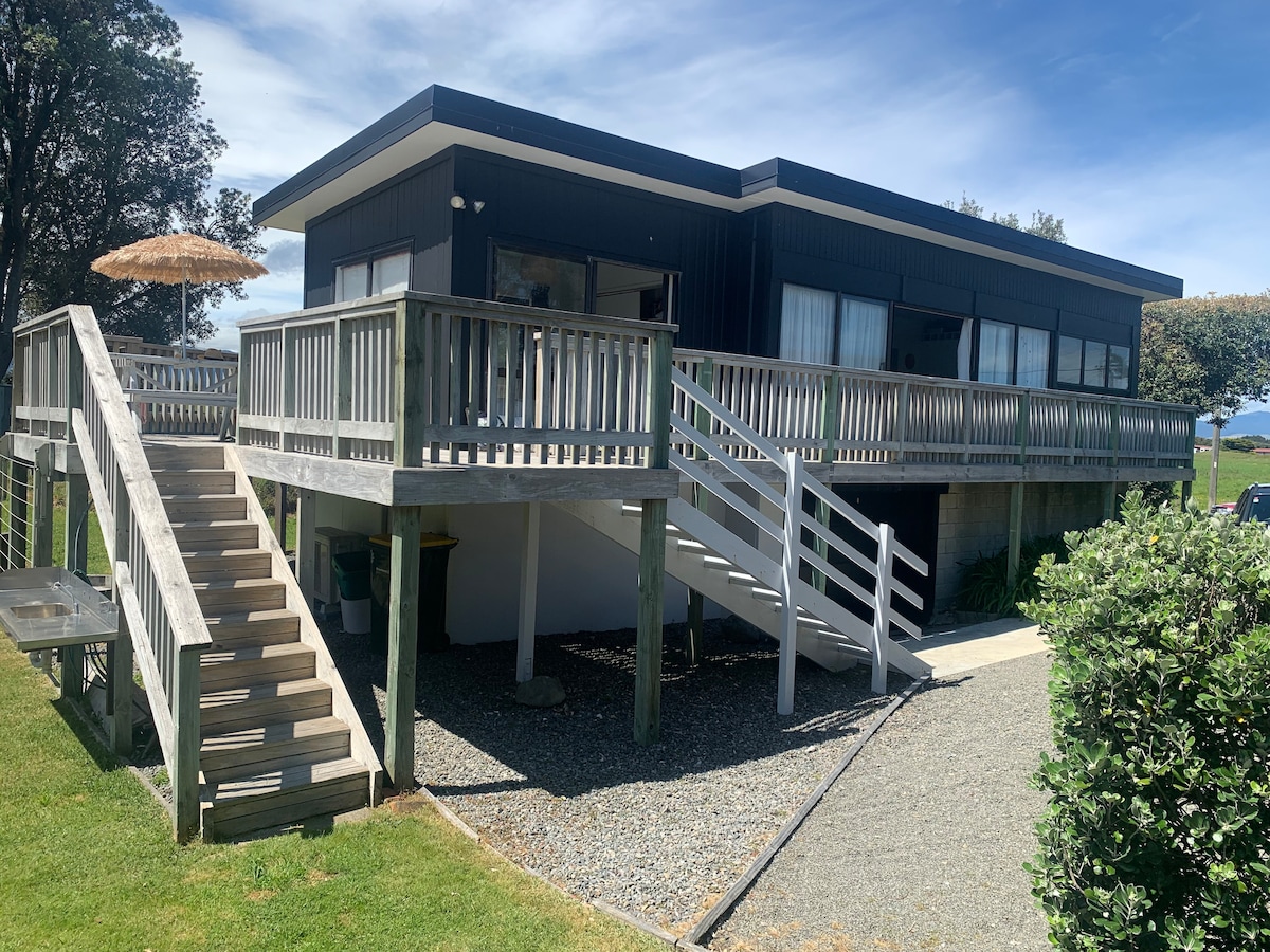 Tranquility at Te Bach - Waikawa Beach