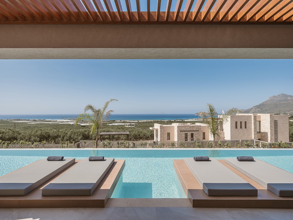 *New* next to the beach villa Aora, private pool